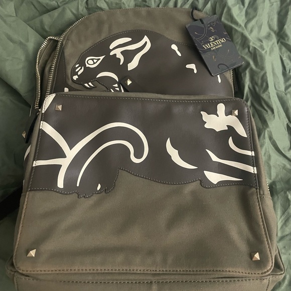 Valentino Garavani Unisex Tiger Studs Backpack In Green - Picture 2 of 14